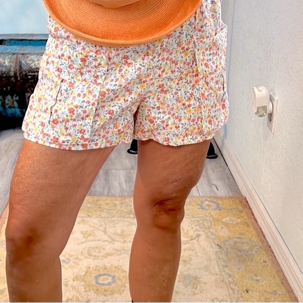 ⭐️NWT,Copper Key,Pocketed,Lightweight, Floral Shorts, Gorgeous w/a Tan! XL
